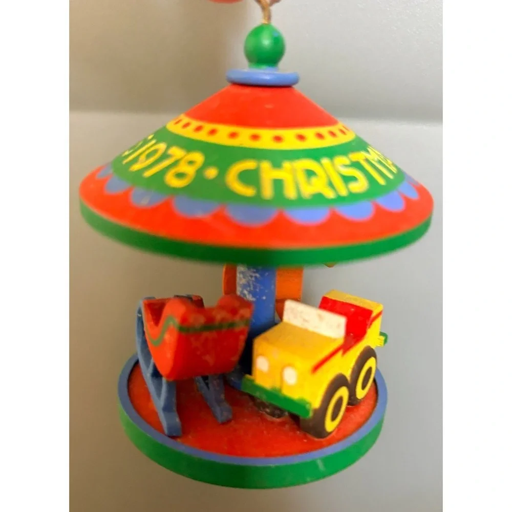 Hallmark 1978 Christmas Carousel Ornament Vintage Multicolor Hanging Decorative